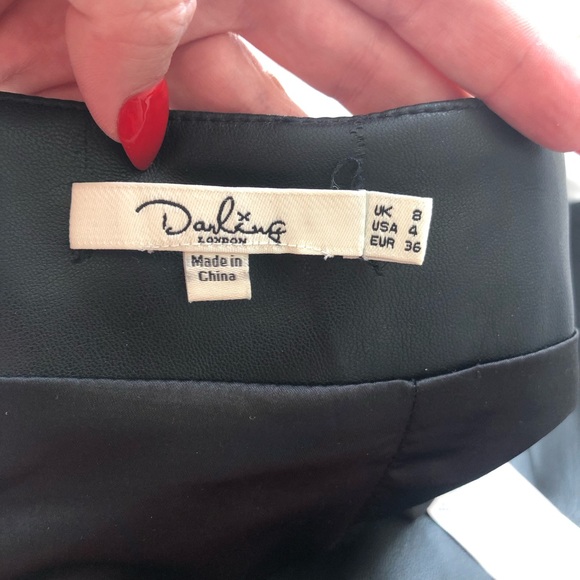 Stunning cut out skirt - Picture 7 of 9